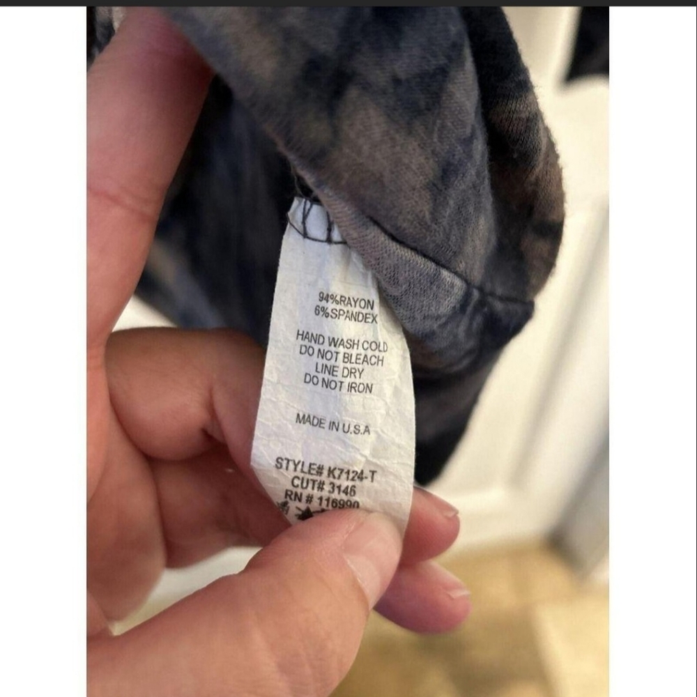 Ginger G tye dye light weight top. - Picture 5 of 5